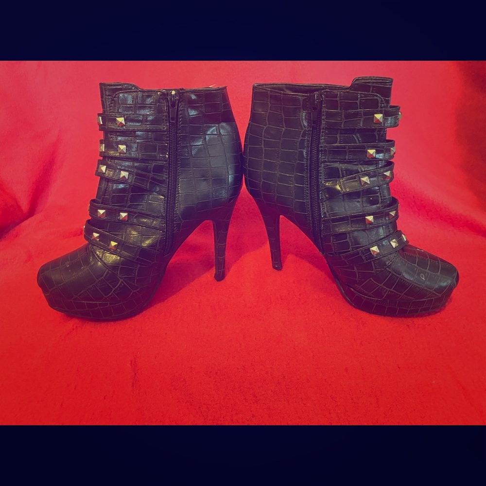 Studded heals